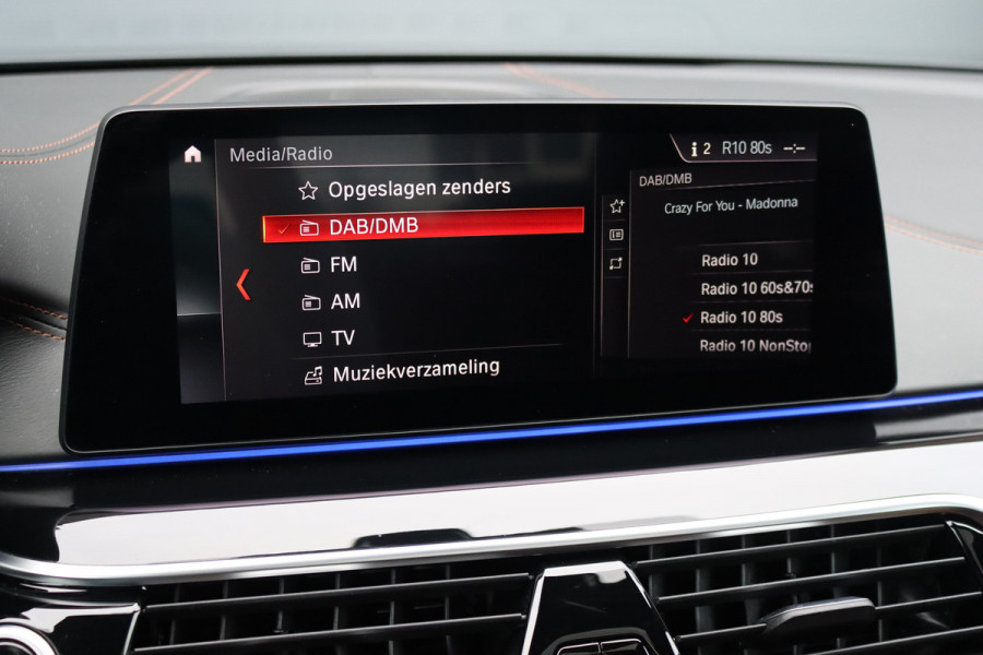 BMW 5 Serie M550d xDrive High Executive | Schuifdak | Bowers&Wilkins | ACC | Trekhaak | Entertainment Achter | Parfumering | Stoelventilatie | HUD | Massage | Standverwarming | Zonnerollo's | Display Key | Aerodynamicapakket |