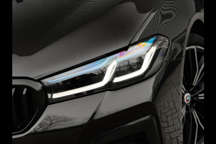 BMW 5 Serie 530e M-Sport - Individual ''Crystal Casserit Black'' - Dak - Head-Up