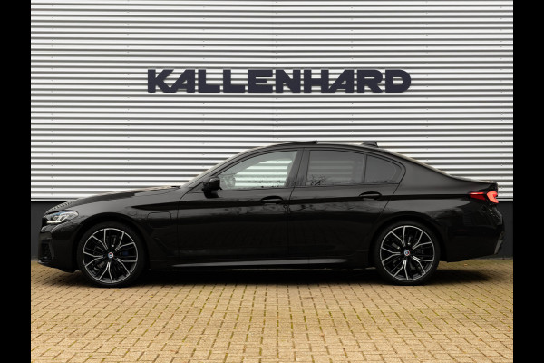 BMW 5 Serie 530e M-Sport - Individual ''Crystal Casserit Black'' - Dak - Head-Up