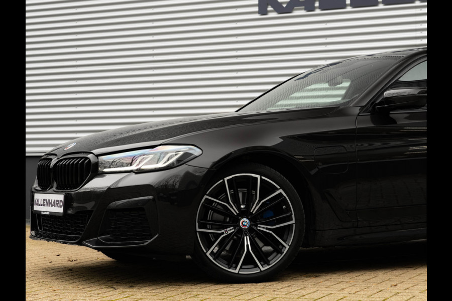 BMW 5 Serie 530e M-Sport - Individual ''Crystal Casserit Black'' - Dak - Head-Up