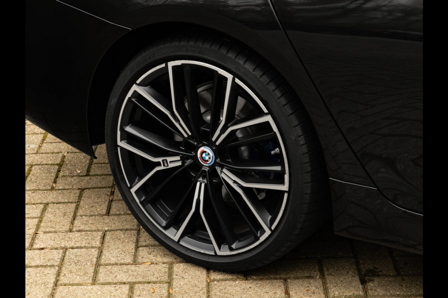 BMW 5 Serie 530e M-Sport - Individual ''Crystal Casserit Black'' - Dak - Head-Up