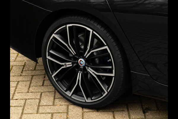 BMW 5 Serie 530e M-Sport - Individual ''Crystal Casserit Black'' - Dak - Head-Up