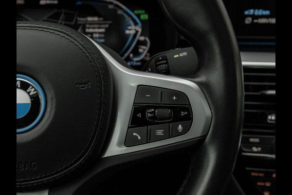 BMW 5 Serie 530e M-Sport - Individual ''Crystal Casserit Black'' - Dak - Head-Up