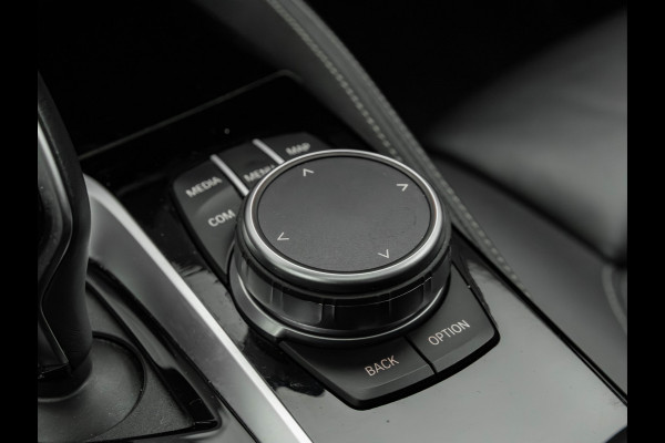 BMW 5 Serie 530e M-Sport - Individual ''Crystal Casserit Black'' - Dak - Head-Up