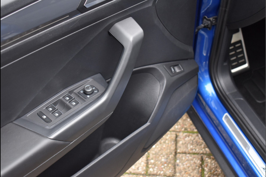 Volkswagen T-Roc 1.5 TSI R-Line Pano Navi ACC Camera 19 Inch Suzuka