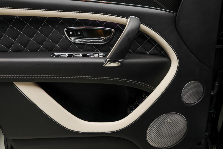Bentley Bentayga 6.0 W12 Speed HUD Massage Panodak Leer ACC Keyless 360 Camera Elektr. achterklep Luchtvering Alcantara hemelbekleding Elektr. verstelbare stoelen voor en achter met memory Navi PDC Naim Soundsystem LM velg