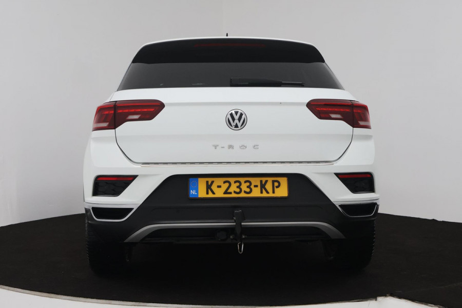 Volkswagen T-Roc 1.5 TSI Sport Automaat (NAVI, TREKHAAK, STOELVERWARMING, CAMERA, LED)
