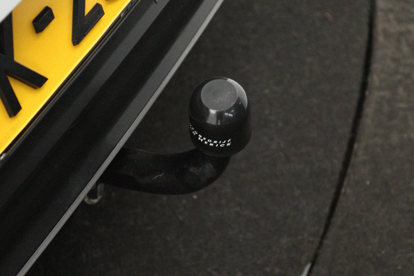 Volkswagen T-Roc 1.5 TSI Sport Automaat (NAVI, TREKHAAK, STOELVERWARMING, CAMERA, LED)