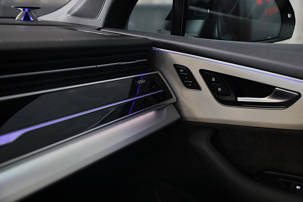 Audi Q7 55 TFSI e Quattro SQ7 Look / Head Up / RS Zetels / Leder / Memory / Acc / F1 / Lane Assist / Massage / Open Pano / 23 Inch