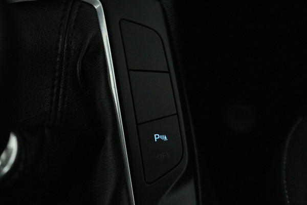 Ford Focus 1.0 EcoBoost Hybrid Edition Business (NAVIGATIE, CAMERA, PARKEERSENSOREN, 1e EIGENAAR, GOED ONDERHOUDEN)