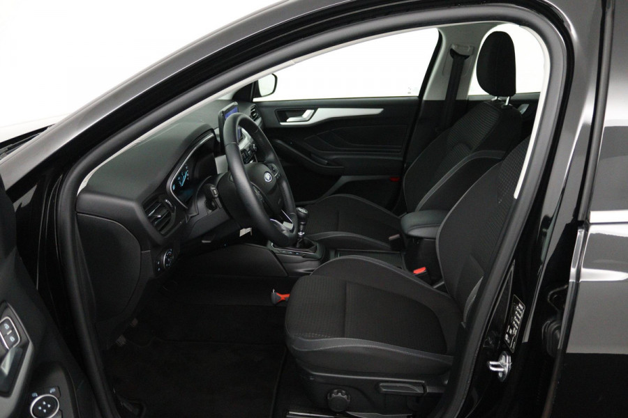 Ford Focus 1.0 EcoBoost Hybrid Edition Business (NAVIGATIE, CAMERA, PARKEERSENSOREN, 1e EIGENAAR, GOED ONDERHOUDEN)
