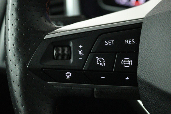 Seat Ateca 1.5 TSI FR Business Intense (PANORAMADAK, STOELVERWARMING, LED, CAMERA, 1e EIGENAAR, GOED ONDERHOUDEN)