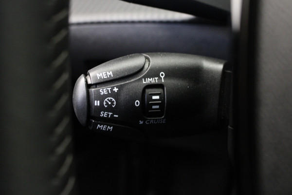 Peugeot 2008 1.2 PureTech Allure |Camera|