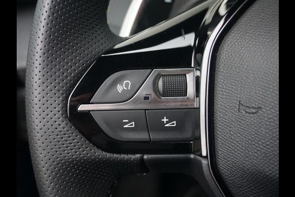 Peugeot 2008 1.2 Hybrid 136 GT Alcantara pakket