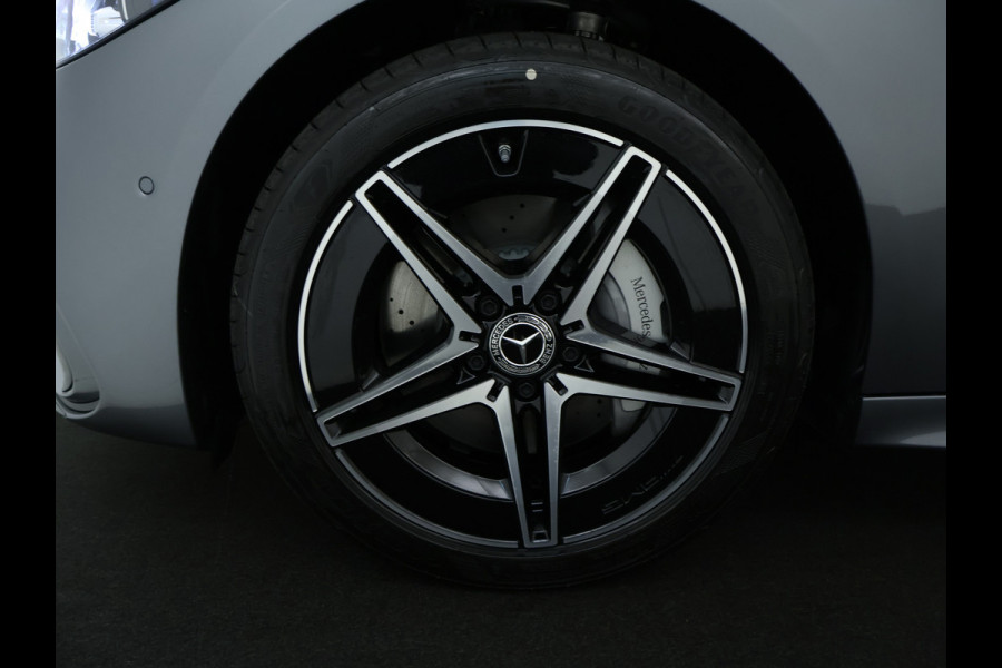 Mercedes-Benz C-Klasse Estate 300 e Business Solution AMG | Premium Plus | Trekhaak | Nightpakket | 360°-camera | 	Head-up display | KEYLESS GO-comfortpakket | Antidiefstalpakket GUARD 360° Plus | Memorypakket | Burmester® 3D sound system |