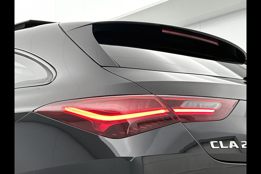 Mercedes-Benz CLA-Klasse Shooting Brake 250 e Star Edition AMG Line | Nightpakket | KEYLESS-GO | Parkeerpakket met achteruitrijcamera | 	EASY PACK achterklep | Dodehoekassistent | MULTIBEAM LED | Distronic | Sfeerverlichting | Verwarmde stoelen vooraan |