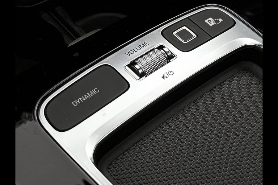 Mercedes-Benz CLA-Klasse Shooting Brake 250 e Star Edition AMG Line | Nightpakket | KEYLESS-GO | Parkeerpakket met achteruitrijcamera | 	EASY PACK achterklep | Dodehoekassistent | MULTIBEAM LED | Distronic | Sfeerverlichting | Verwarmde stoelen vooraan |