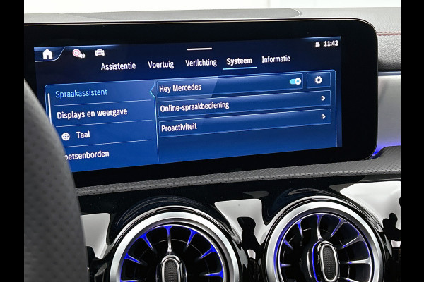 Mercedes-Benz CLA-Klasse Shooting Brake 250 e Star Edition AMG Line | Nightpakket | KEYLESS-GO | Parkeerpakket met achteruitrijcamera | 	EASY PACK achterklep | Dodehoekassistent | MULTIBEAM LED | Distronic | Sfeerverlichting | Verwarmde stoelen vooraan |