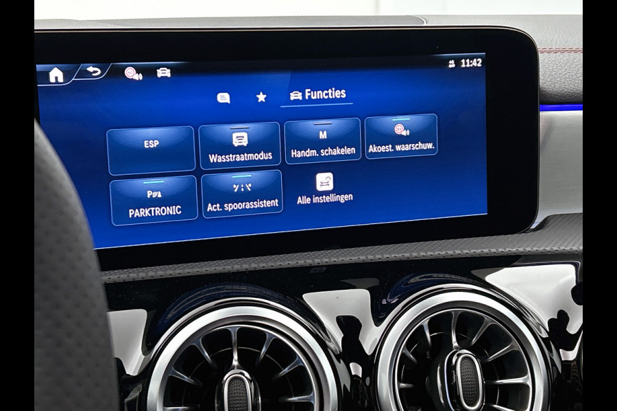 Mercedes-Benz CLA-Klasse Shooting Brake 250 e Star Edition AMG Line | Nightpakket | KEYLESS-GO | Parkeerpakket met achteruitrijcamera | 	EASY PACK achterklep | Dodehoekassistent | MULTIBEAM LED | Distronic | Sfeerverlichting | Verwarmde stoelen vooraan |