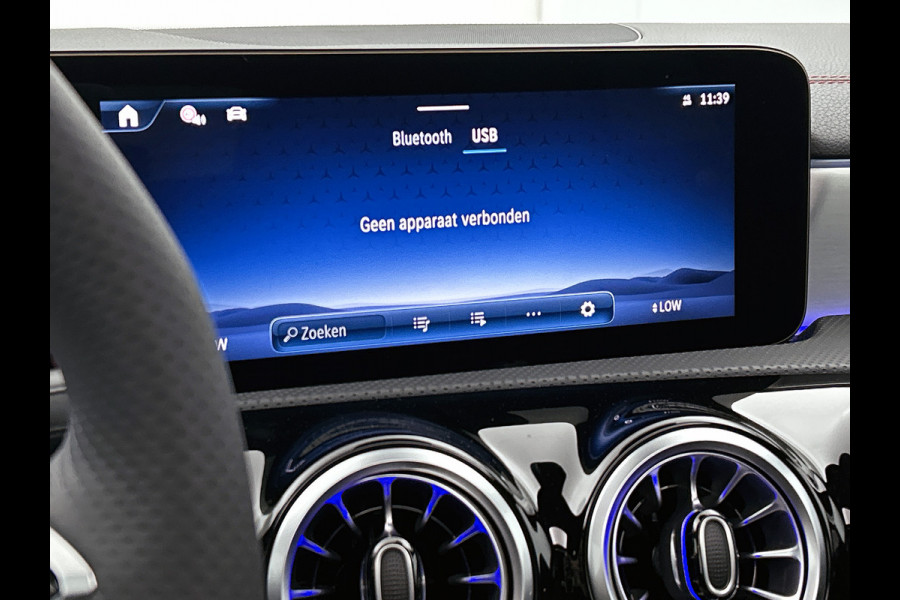 Mercedes-Benz CLA-Klasse Shooting Brake 250 e Star Edition AMG Line | Nightpakket | KEYLESS-GO | Parkeerpakket met achteruitrijcamera | 	EASY PACK achterklep | Dodehoekassistent | MULTIBEAM LED | Distronic | Sfeerverlichting | Verwarmde stoelen vooraan |