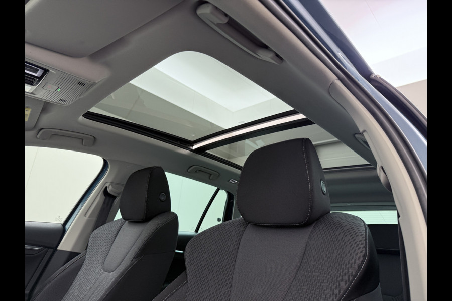 Škoda Octavia Combi 1.5T 150PK Pano-Dak Adap.Cruise Navi Trekhaak Ecc Apple Carplay Android Auto First Edition Elek.Achterklep Virtual Cockpit Pdc Keyless Wifi 1e Eigenaar Origineel Nederlandse Auto