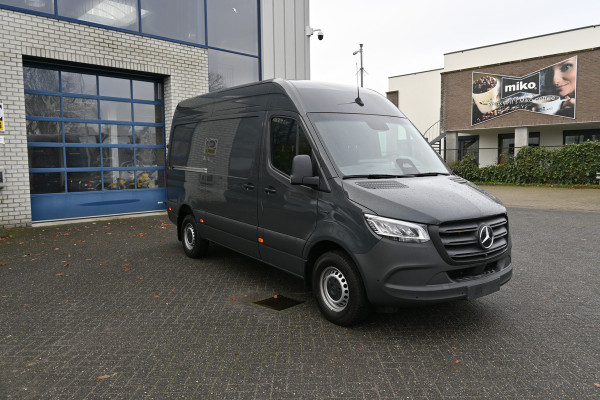 Mercedes-Benz eSprinter 320 L2H2 Select 81kWh Reikwijdte 257km volgens WLTP Snellader, Distronic, Trekhaak, Etc.