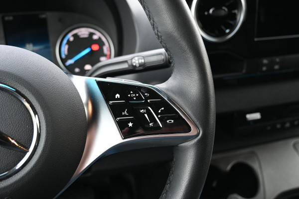 Mercedes-Benz eSprinter 320 L2H2 Select 81kWh Reikwijdte 257km volgens WLTP Snellader, Distronic, Trekhaak, Etc.