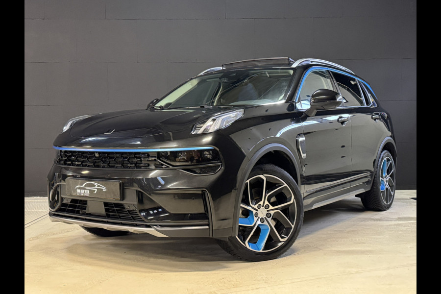 Lynk & Co 01 1.5 | Panoramadak | Adaptive cruise | Camera | Stoelverwarming | Carplay | Sfeerverlichting