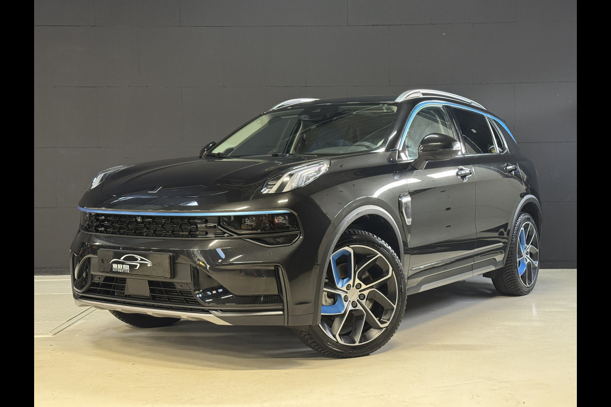 Lynk & Co 01 1.5 | Panoramadak | Adaptive cruise | Camera | Stoelverwarming | Carplay | Sfeerverlichting