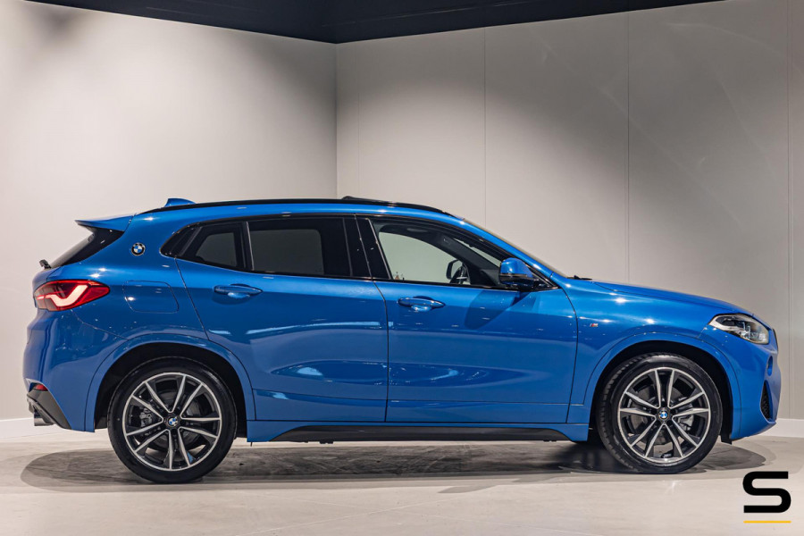 BMW X2 SDrive20i High Executive|NAP|Pano|HUD|H&K|Trekhaak|HUD