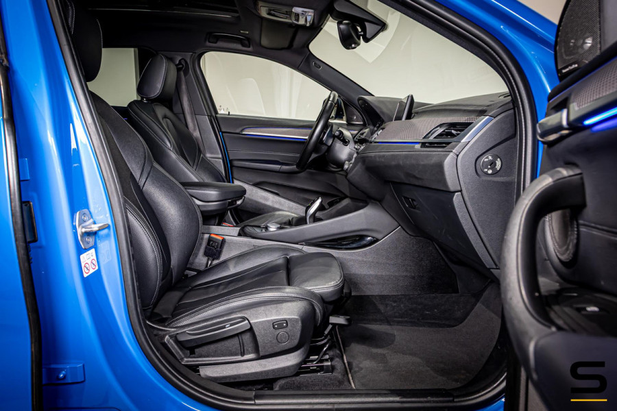 BMW X2 SDrive20i High Executive|NAP|Pano|HUD|H&K|Trekhaak|HUD