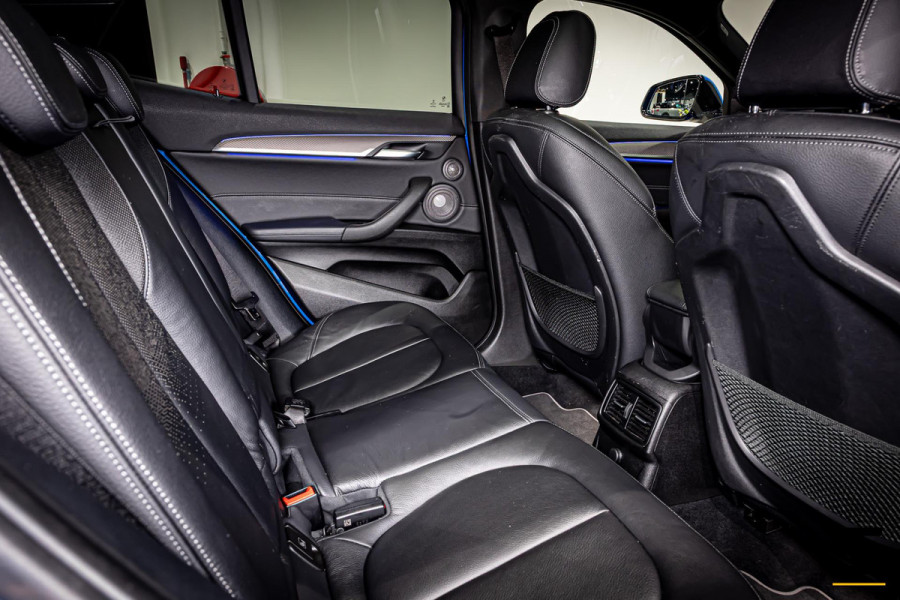 BMW X2 SDrive20i High Executive|NAP|Pano|HUD|H&K|Trekhaak|HUD