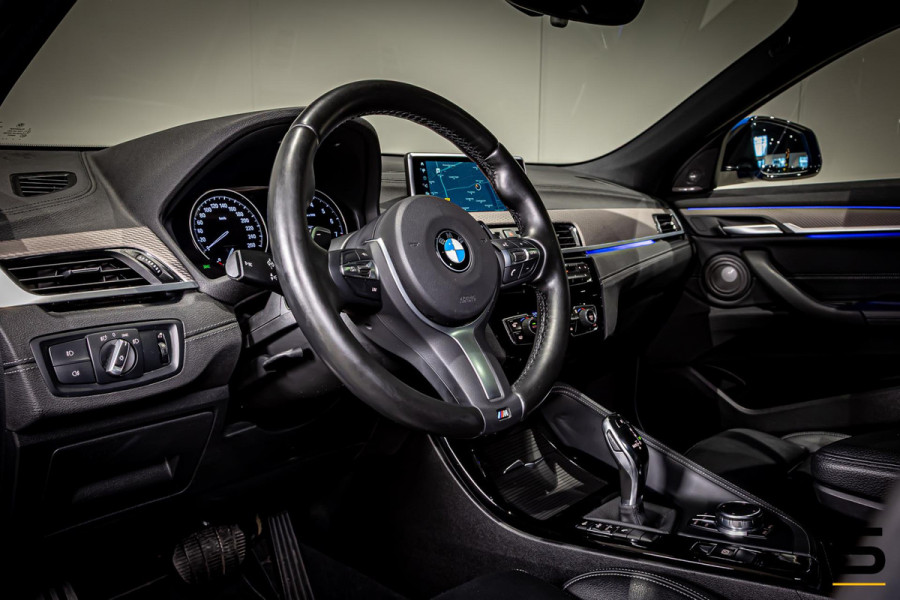 BMW X2 SDrive20i High Executive|NAP|Pano|HUD|H&K|Trekhaak|HUD