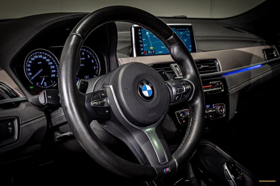 BMW X2 SDrive20i High Executive|NAP|Pano|HUD|H&K|Trekhaak|HUD