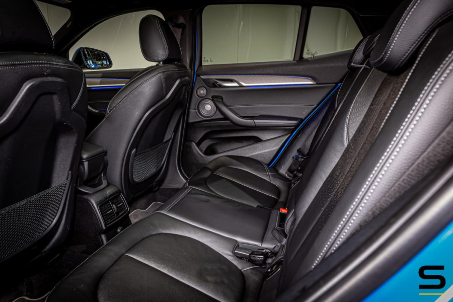 BMW X2 SDrive20i High Executive|NAP|Pano|HUD|H&K|Trekhaak|HUD