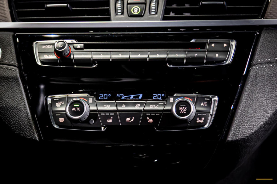 BMW X2 SDrive20i High Executive|NAP|Pano|HUD|H&K|Trekhaak|HUD