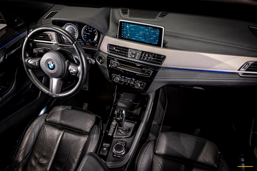 BMW X2 SDrive20i High Executive|NAP|Pano|HUD|H&K|Trekhaak|HUD