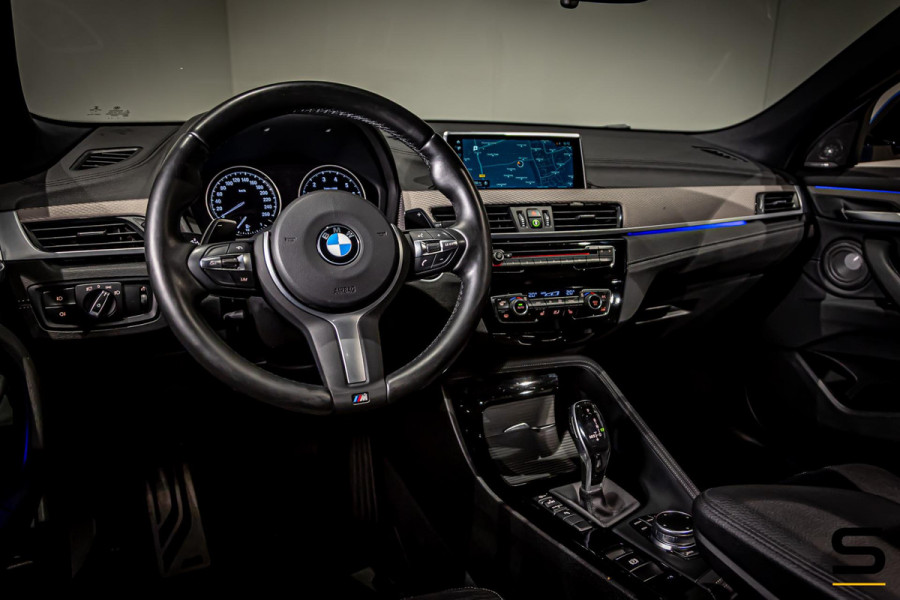 BMW X2 SDrive20i High Executive|NAP|Pano|HUD|H&K|Trekhaak|HUD