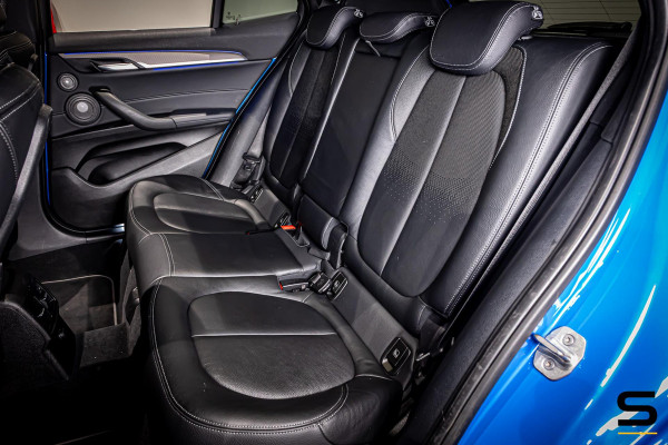 BMW X2 SDrive20i High Executive|NAP|Pano|HUD|H&K|Trekhaak|HUD