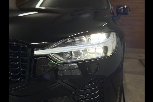 Volvo XC60 2.0 T6 Plug-in hybrid AWD Ultra Black Edition | Pano | Luchtvering | 21' inch | Harman/Kardon | BTW