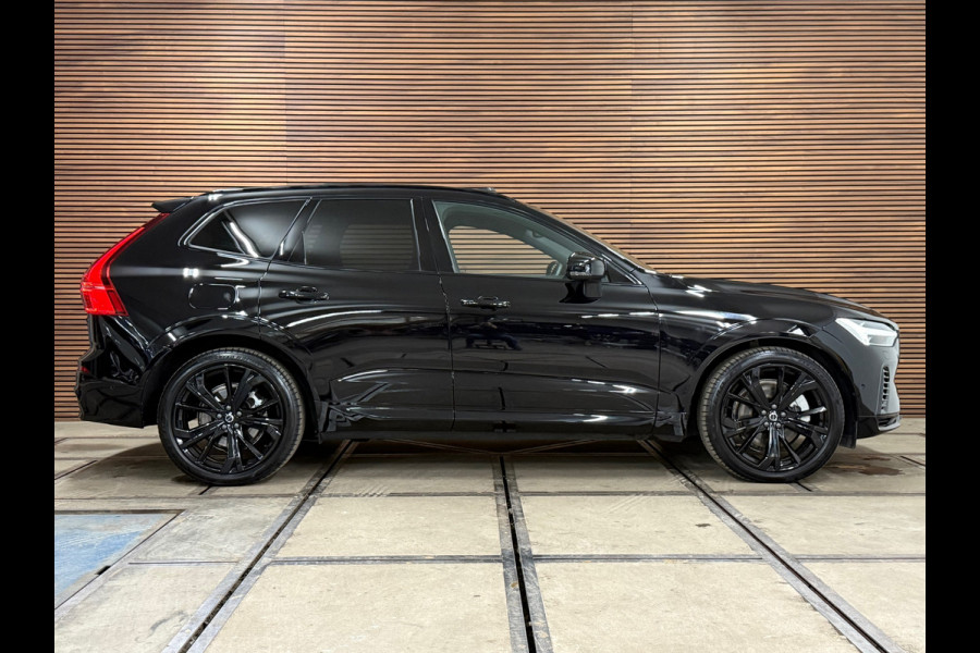 Volvo XC60 2.0 T6 Plug-in hybrid AWD Ultra Black Edition | Pano | Luchtvering | 21' inch | Harman/Kardon | BTW