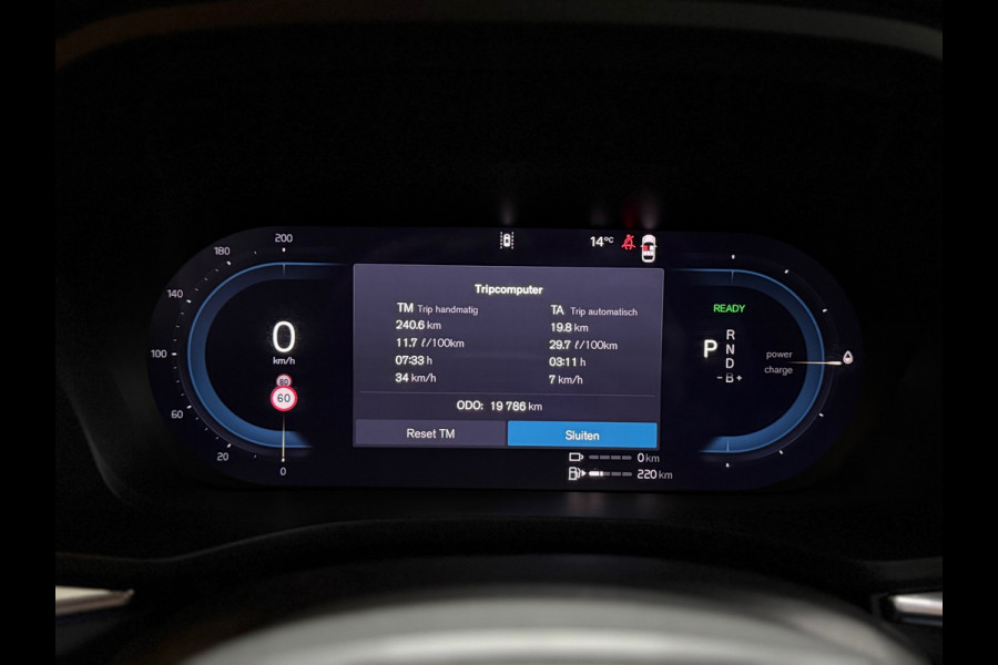 Volvo XC60 2.0 T6 Plug-in hybrid AWD Ultra Black Edition | Pano | Luchtvering | 21' inch | Harman/Kardon | BTW