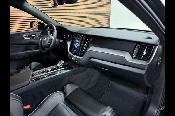 Volvo XC60 2.0 T6 Plug-in hybrid AWD Ultra Black Edition | Pano | Luchtvering | 21' inch | Harman/Kardon | BTW