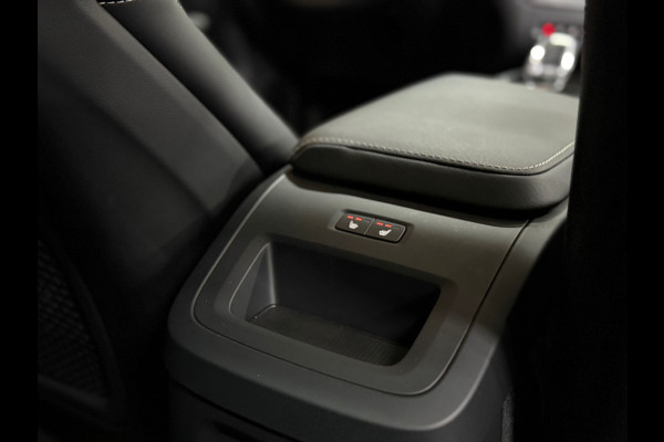 Volvo XC60 2.0 T6 Plug-in hybrid AWD Ultra Black Edition | Pano | Luchtvering | 21' inch | Harman/Kardon | BTW