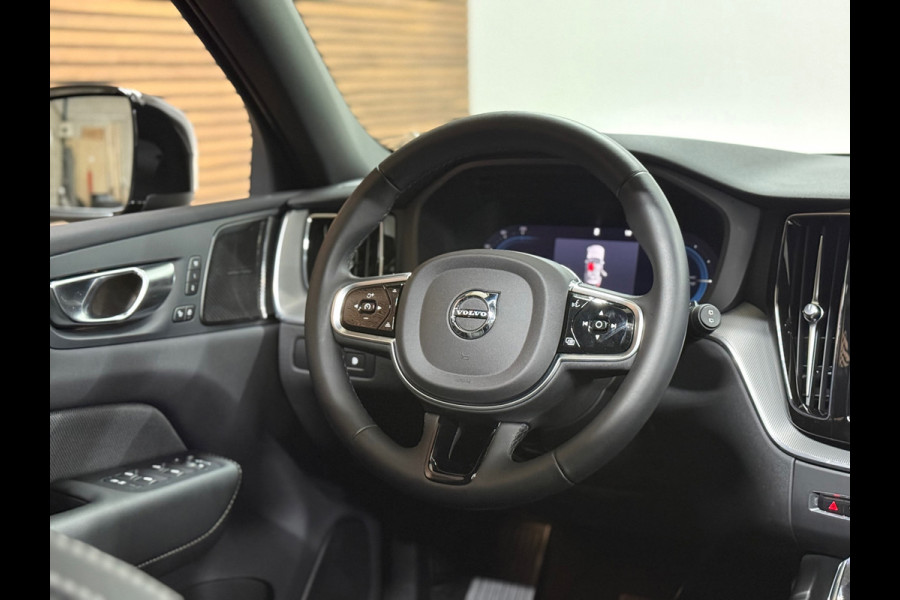 Volvo XC60 2.0 T6 Plug-in hybrid AWD Ultra Black Edition | Pano | Luchtvering | 21' inch | Harman/Kardon | BTW