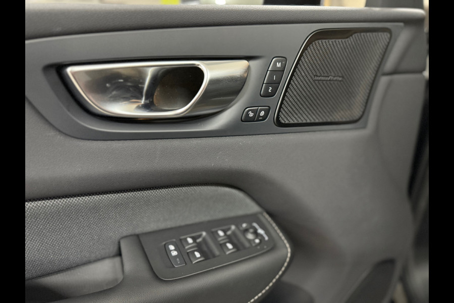 Volvo XC60 2.0 T6 Plug-in hybrid AWD Ultra Black Edition | Pano | Luchtvering | 21' inch | Harman/Kardon | BTW