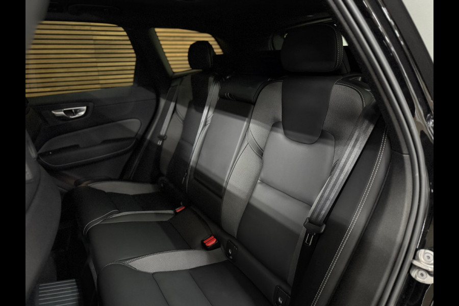 Volvo XC60 2.0 T6 Plug-in hybrid AWD Ultra Black Edition | Pano | Luchtvering | 21' inch | Harman/Kardon | BTW