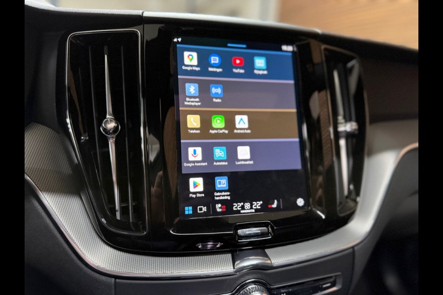 Volvo XC60 2.0 T6 Plug-in hybrid AWD Ultra Black Edition | Pano | Luchtvering | 21' inch | Harman/Kardon | BTW