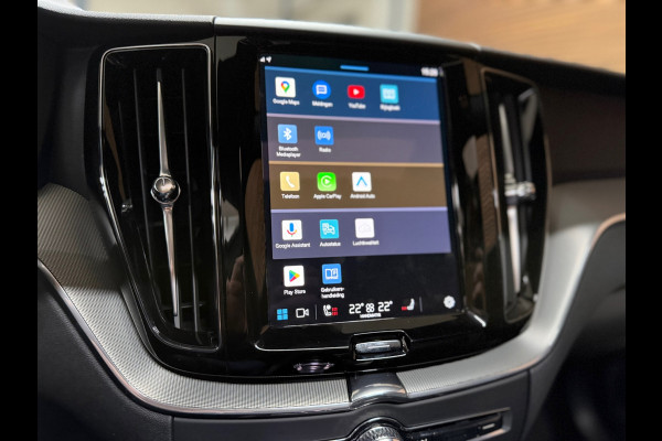 Volvo XC60 2.0 T6 Plug-in hybrid AWD Ultra Black Edition | Pano | Luchtvering | 21' inch | Harman/Kardon | BTW