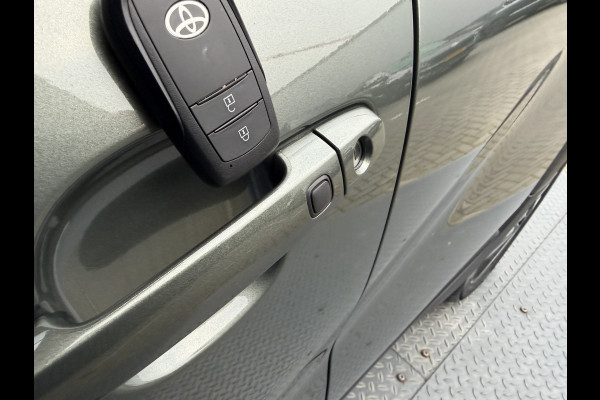 Toyota Aygo X 1.0 VVT-i S-CVT Premium | Nieuwstaat | 10 jaar GARANTIE | Rijklaar!!